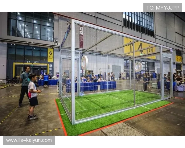湖北航空模型锦标赛设置无人机足球项目,500余名选手参赛
